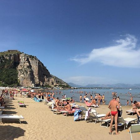 Villa Beach Holiday  Terracina Exterior foto