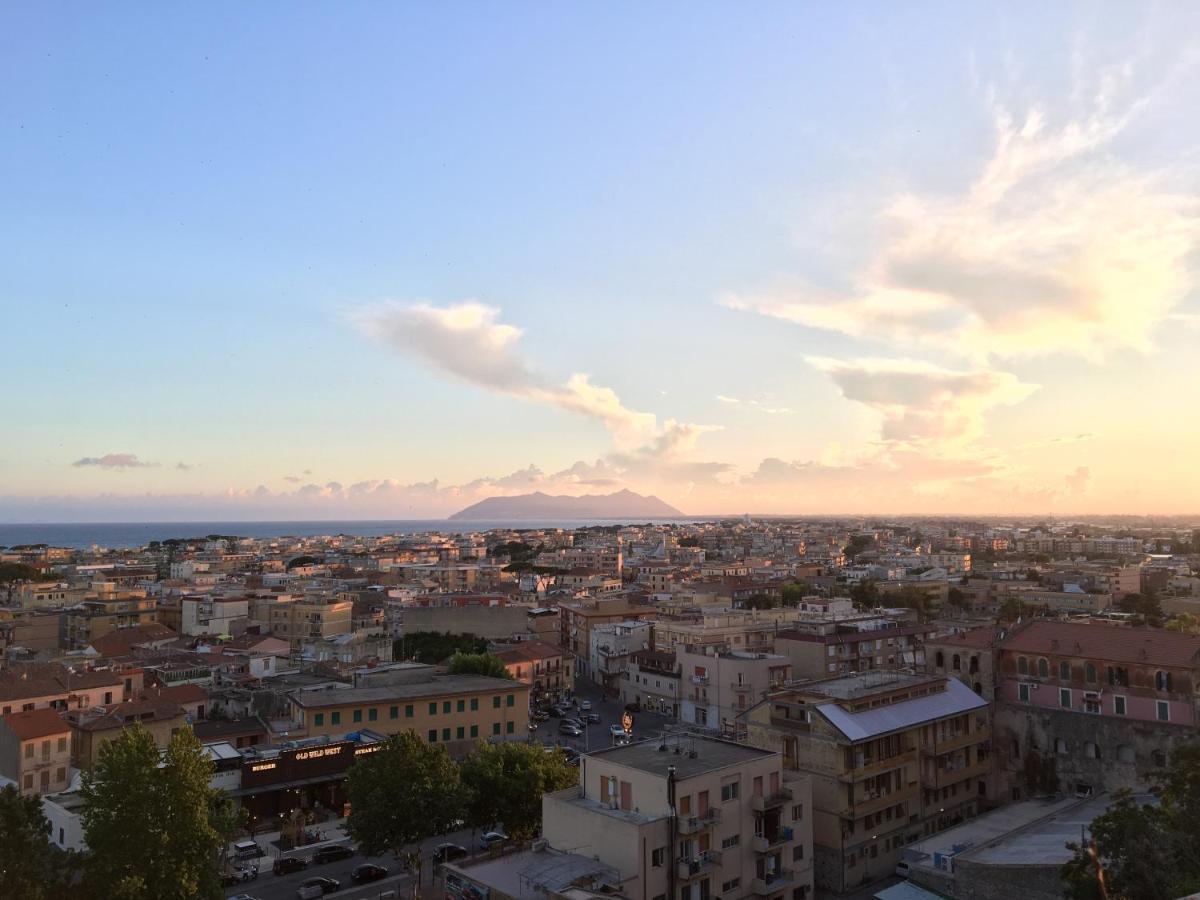 Villa Beach Holiday  Terracina Exterior foto