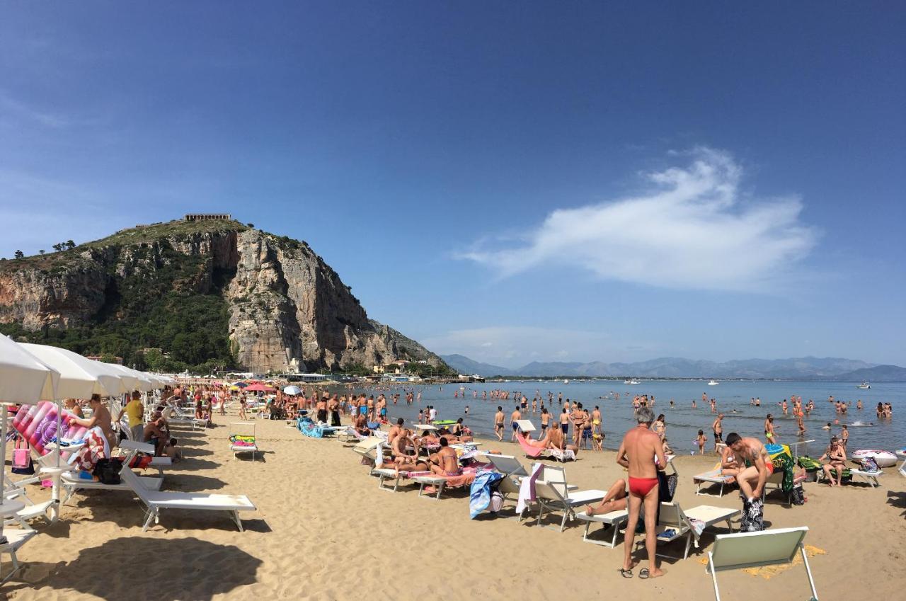 Villa Beach Holiday  Terracina Exterior foto
