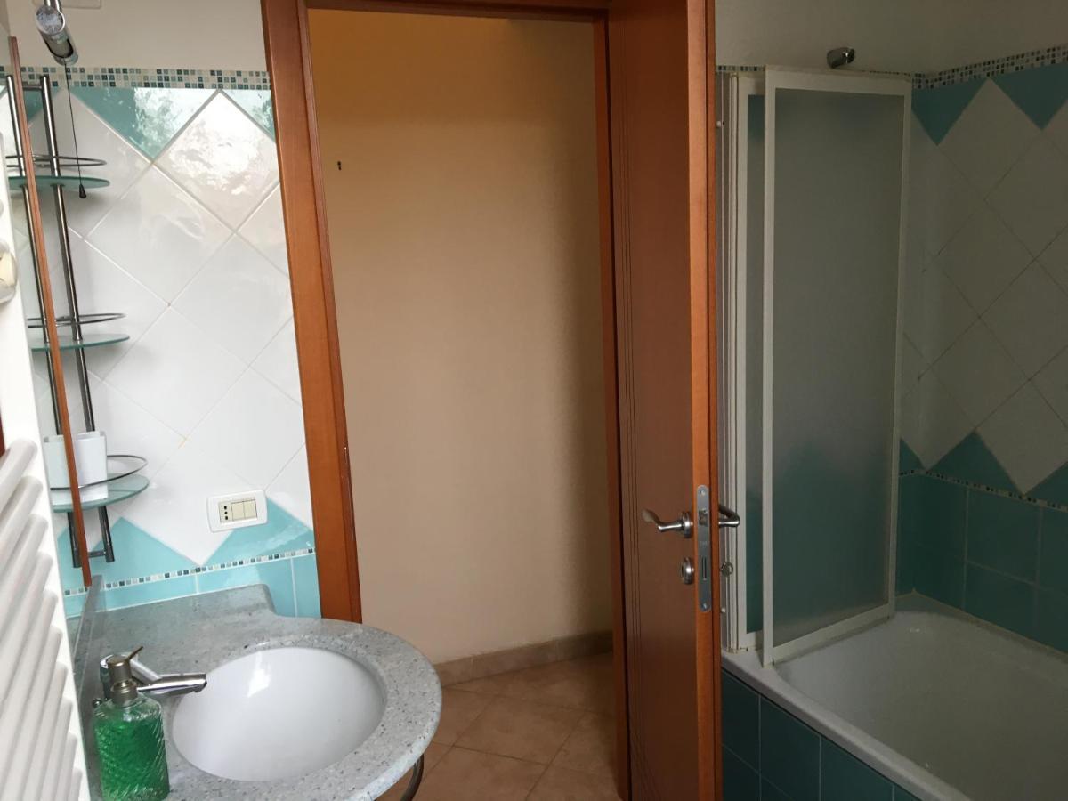 Villa Beach Holiday  Terracina Exterior foto