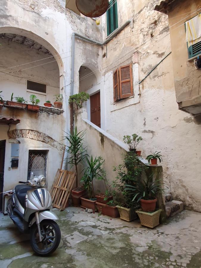 Villa Beach Holiday  Terracina Exterior foto