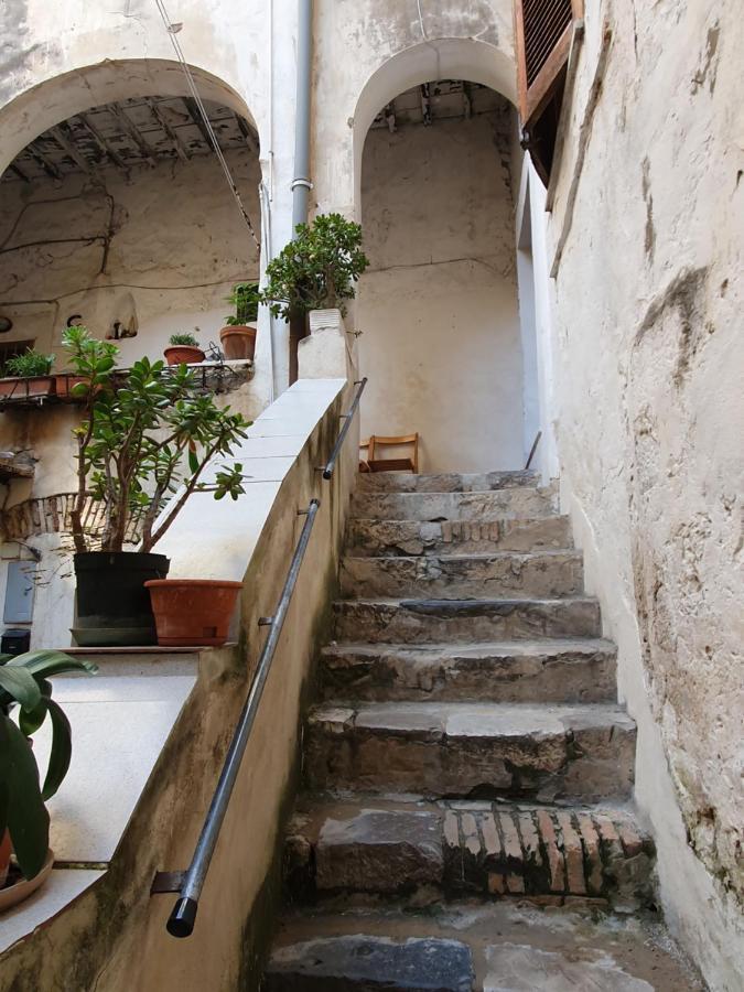 Villa Beach Holiday  Terracina Exterior foto